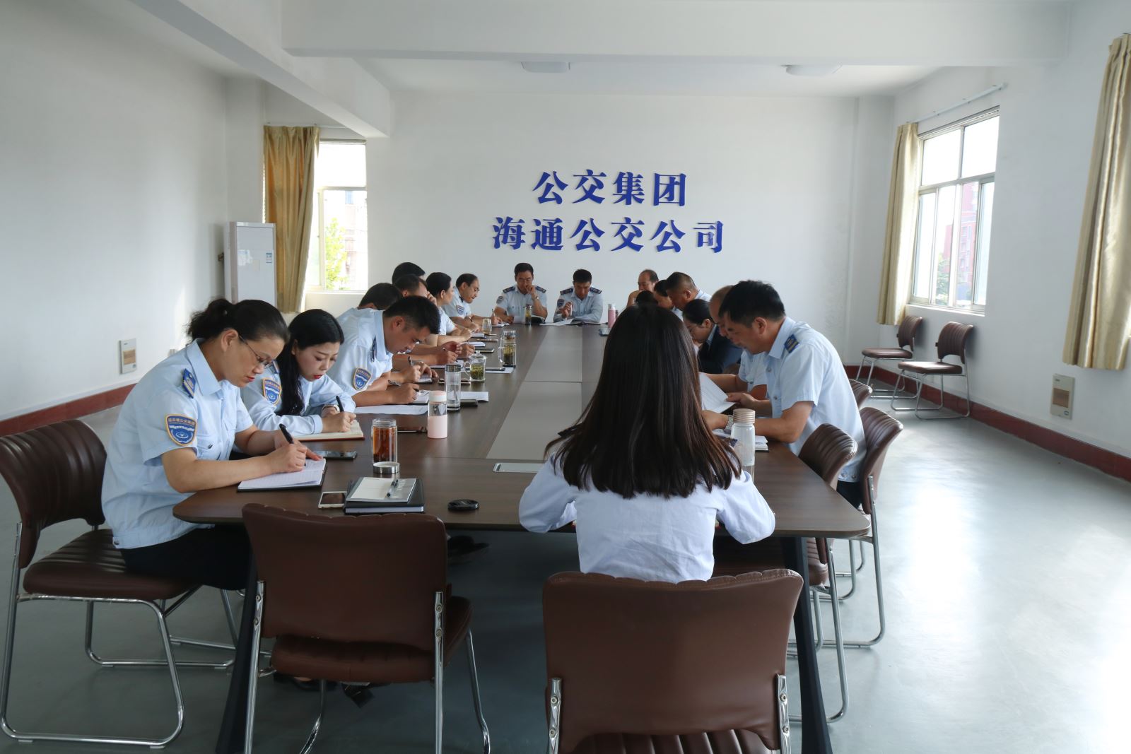 公交集团海通公交公司召开国庆节前廉政约谈会议